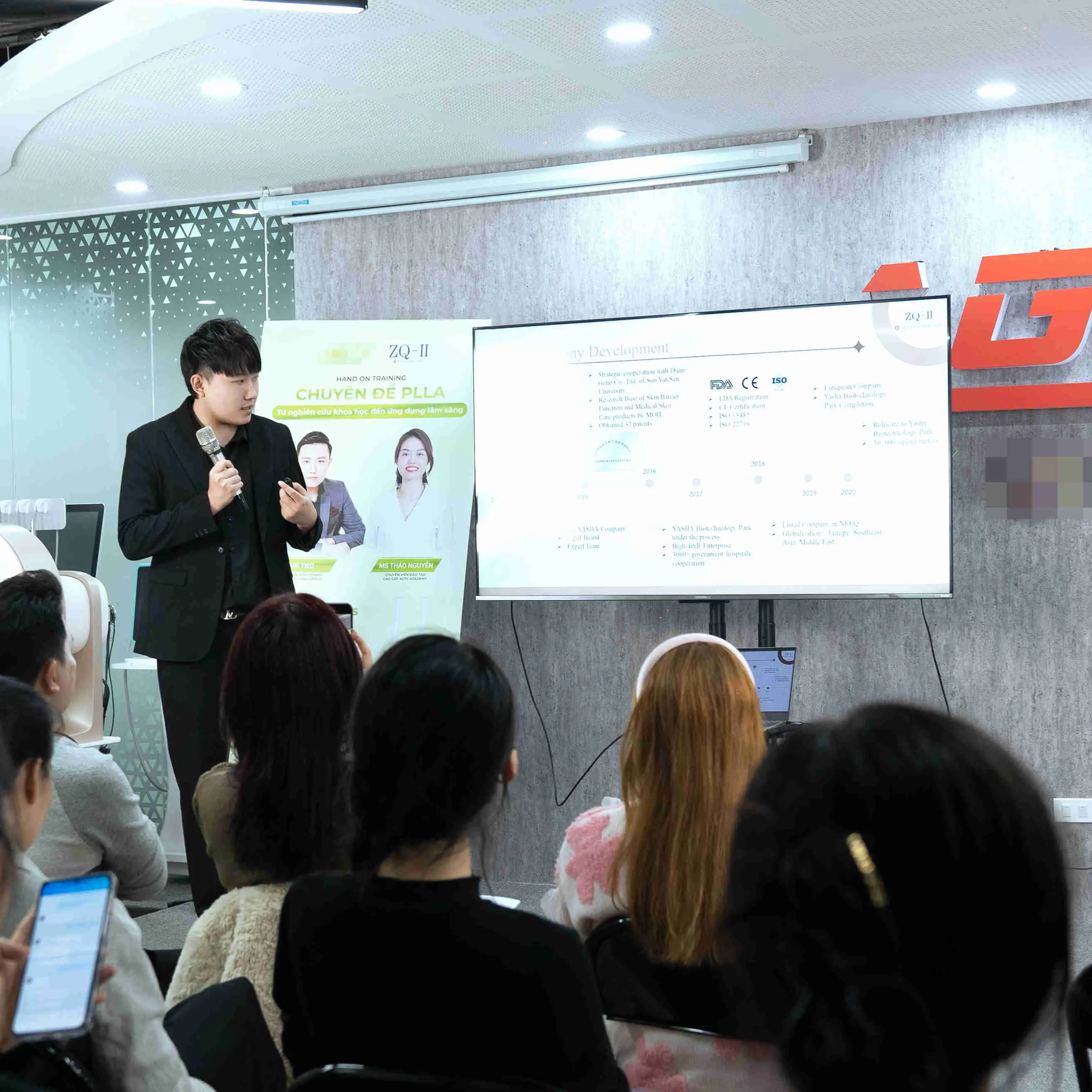 ZQ-II академичен обмен във Виетнам